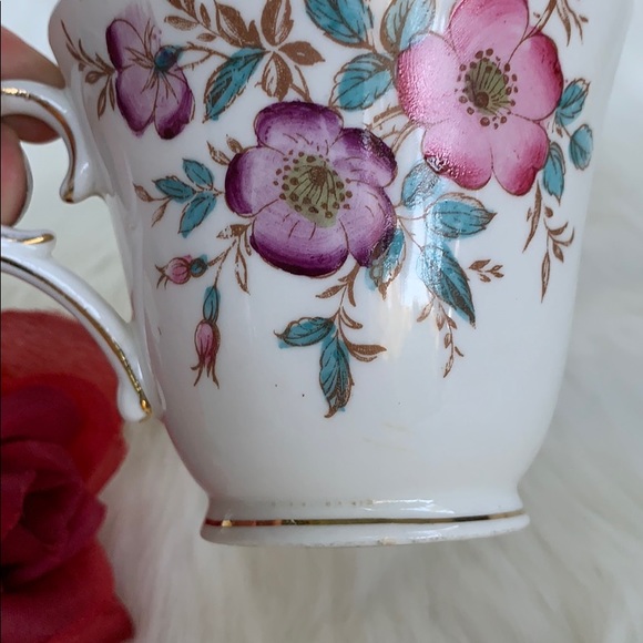 ❗️DONATED❗️ VINTAGE- COLCLOUGH CHINA TEA CUP - Picture 4 of 7